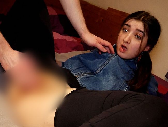 Download: LeahSnuSnu - Leggings zerissen & hart AO bis zum Orgasmus gefickt!!