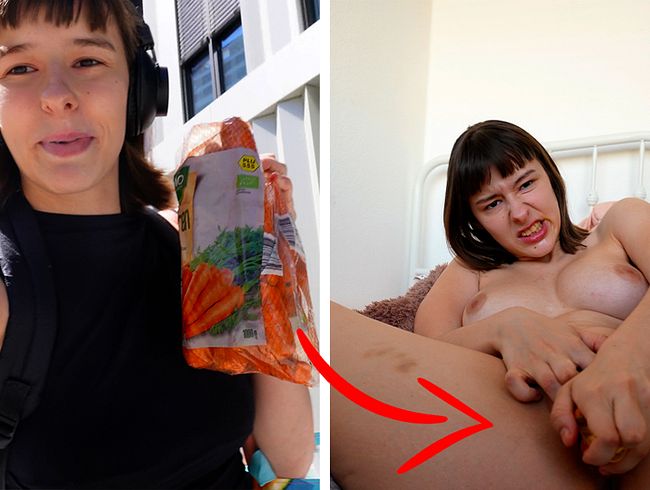 Download: LenaBlush - Hast du mal ein Möhrchen oder auch 2 oder 3? Ich stopfe meine Pussy mit dem geilen Gemüse!