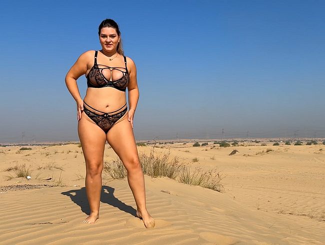 Download: Lena_Lust - Geiler Wüstenspaziergang durch die aufgehende Sonne