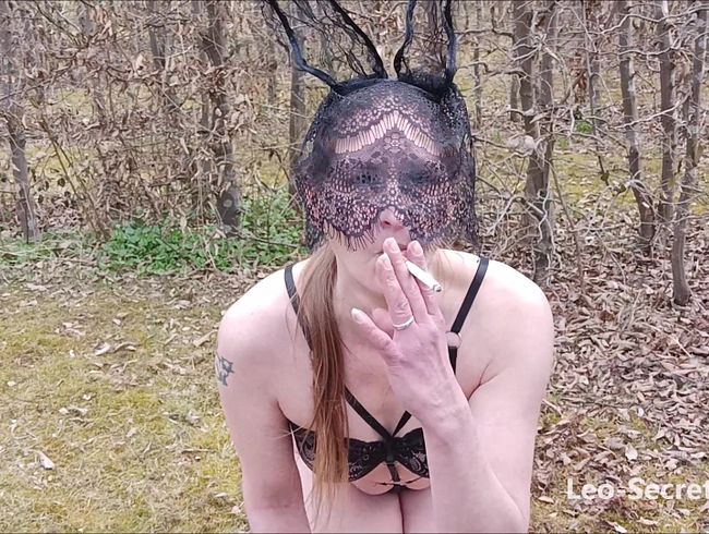 Download: Leo-SecretLove - Spermawalk - gesichtsbesamten Blasehasen mit Zigarette zum Auto gelockt und mitgenommen ;p