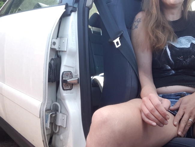 Download: Leo-SecretLove - Wartezeit allein im Auto ausgenutzt