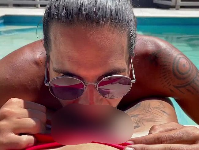 Download: LeonSantos - SIE SAH EIN SONNENBAD UND ICH HAB SIE UNTERBROCHEN, INDEM ICH IHR PUSSY-LOCH SAUGT!!