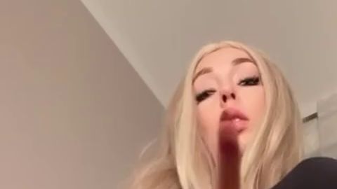 Download: Liana99 - Loserschwanz geh auf die Knie und tue das was deine Herrin dir sagt !!