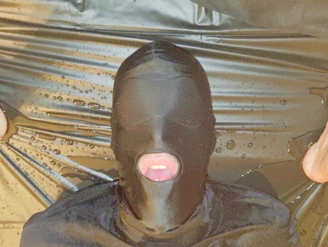 Download: LiesaBDSM - Durch den Tanga meinem Sub direkt ins Maul gepisst