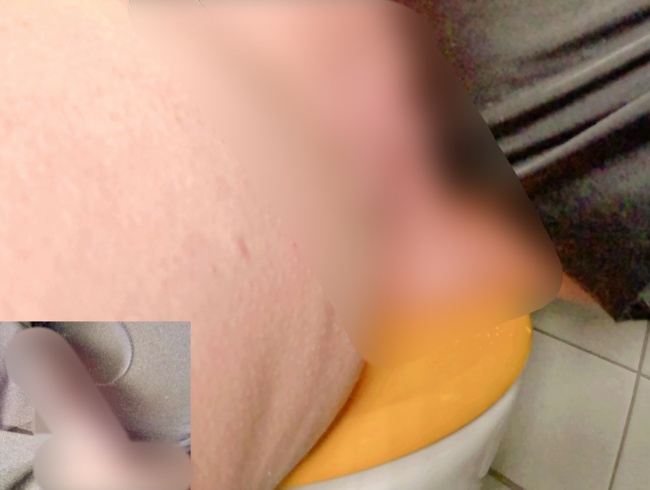 Download: LiesaBDSM - Leck meine Pussy sauber, nachdem ich auf Klo war!! (Bild im Bild)