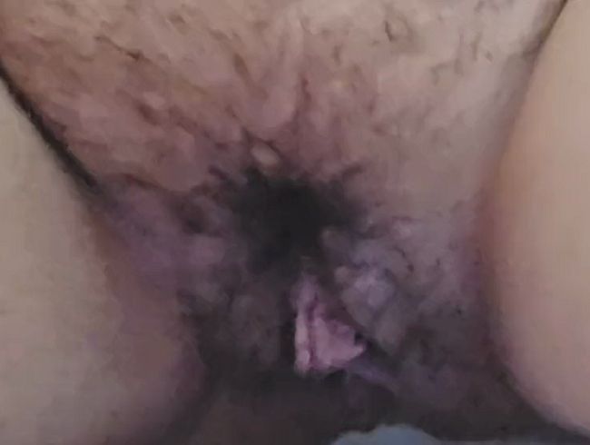 Download: LiesaBDSM - Pinkelfetisch auf der Toilette - große Brüste - unrasiert