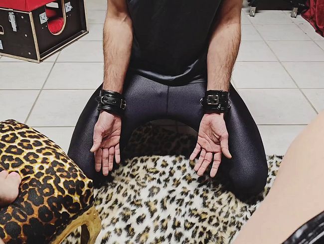 Download: LiesaBDSM - Liesas Fetisch-Adventskalender Türchen 1 - Sklave und Liebeskugel