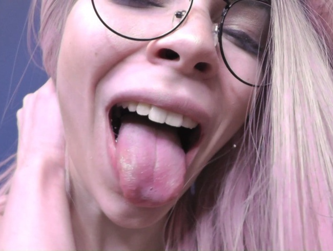 Download: Lil_Alice - Ich Deepthroat großen Schwanz bis zum letzten Spermatropfen und er füllt meine Kehle mit heißem