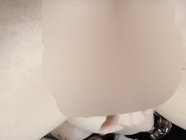 Download: Lilly-Herzog - immer schön die Muschi verwöhnen