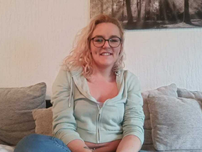 Download: Lilly_33 - Mega aufgeregt. Mein erstes Video