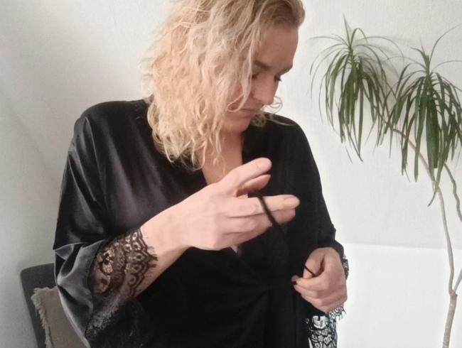 Download: Lilly_33 - OMG! Ist das wirklich passiert? 1x in Unterwäsche auf Porno Seite!