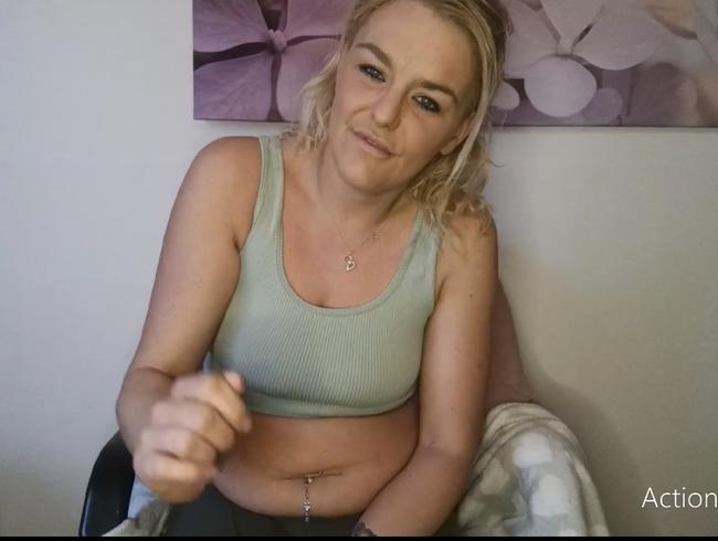 Download: Lilly_33 - Wow! Ist das wirklich passiert?? 1ter Orgasmus vor der Cam..