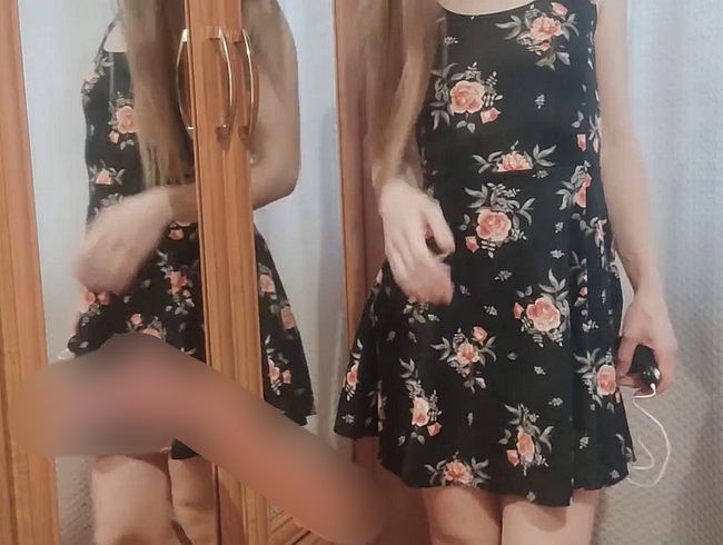 Download: Lilybarby - Junge Milf fickt sich selbst im Spiegel