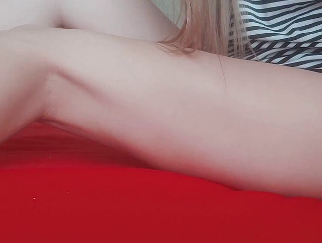 Download: Lilybarby - Orgasmisches Solo einer süßen Milf