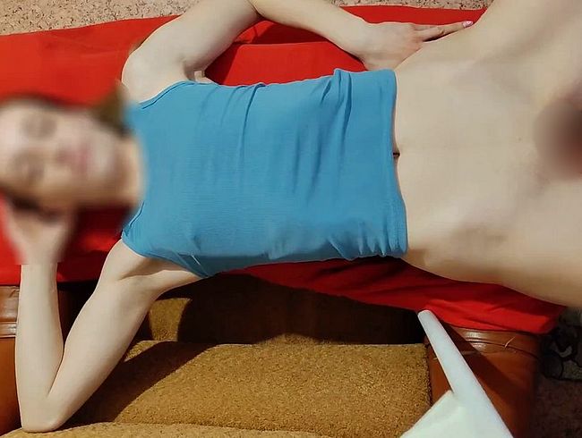 Download: Lilybarby - Ich befriedige das Baby mit zwei Schwänzen