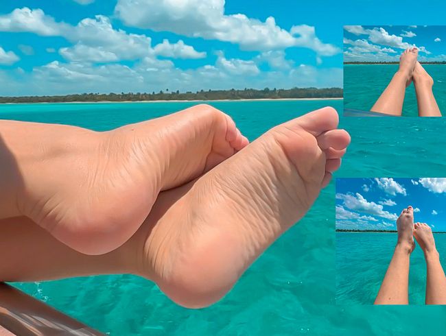 Download: LinaMonsalve - Meine süßen Füße sonnen sich im karibischen Meer