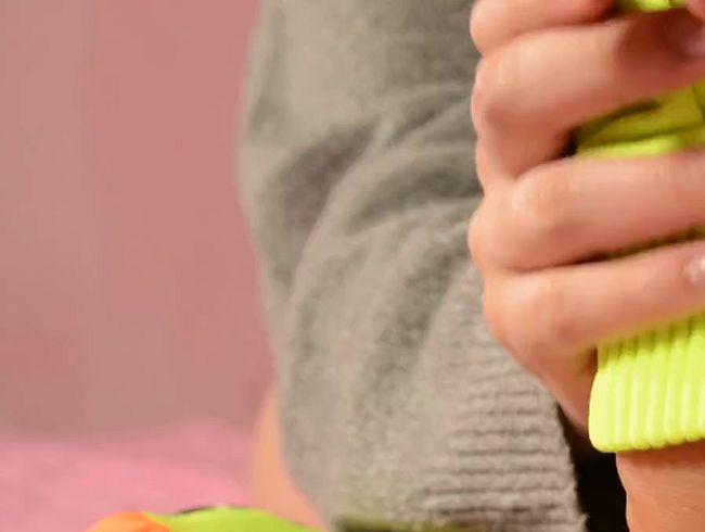 Download: LinaMonsalve - Fetisch Strümpfe Honig