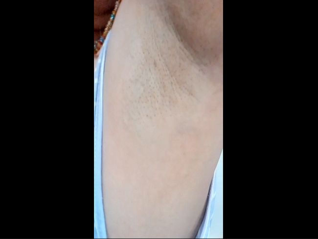 Download: LinaTits - mis axilas sucias para ti