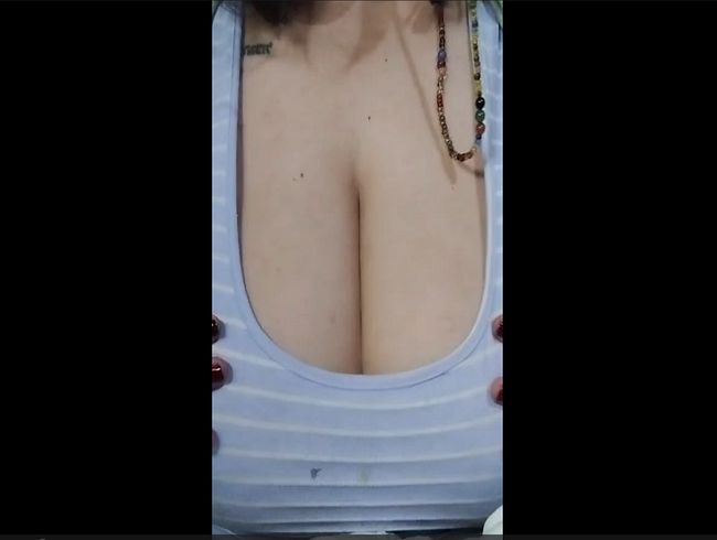 Download: LinaTits - mi lengua acaramelada para mis tetas