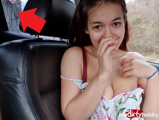 Download: LinaWinter - SCHOCK!!! HEIMLICH BESPANNT BEIM ERSTEN MAL OUTDOOR!!!