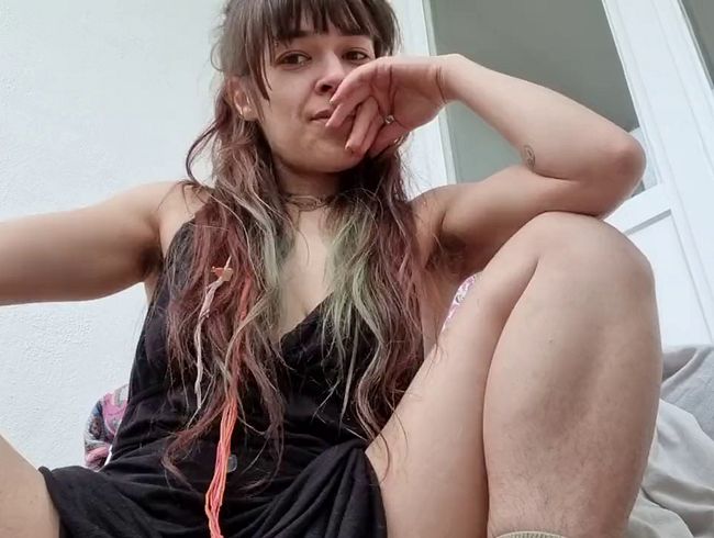 Download: LinaWinter - Mit dem GLITZERDILDO auf dem BALKON - die Nachbarn sehen alles!