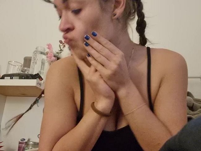 Download: LinaWinter - NIPPELKLEMME ZWECKENTFREMDET - wo gehört das sonst hin?