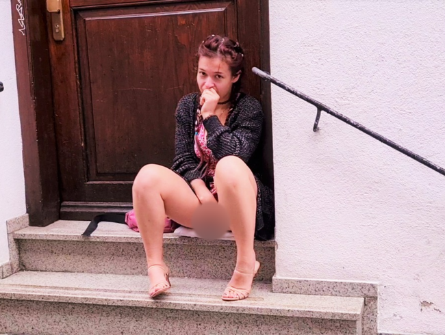 Download: LinaWinter - PUBLIC - Auf der Mauer, auf der Lauer...