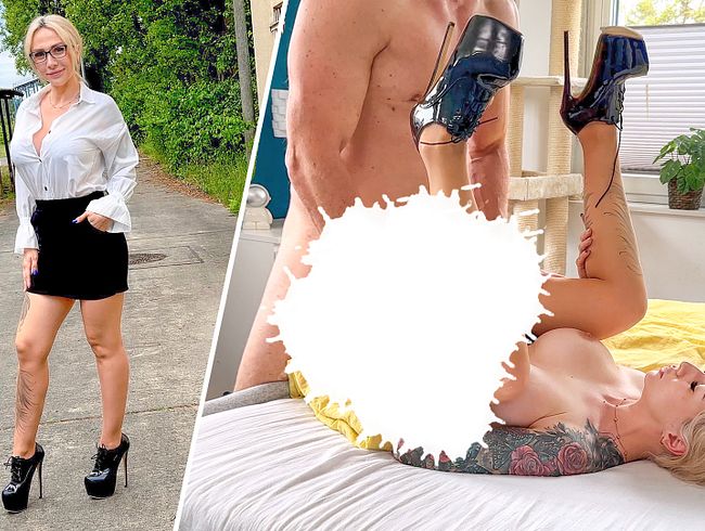 Download: Lisa_Sophie - Die Büroschlampe - Creampie vom Chef in Nylons und High Heels!