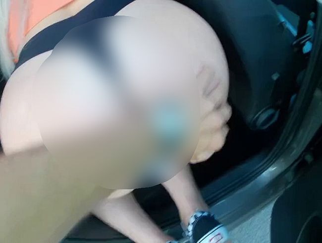 Download: Litclit - Schlampiger Blowjob und geiler Autofick und das gleich beim ersten Treffen auf dem Parkplatz