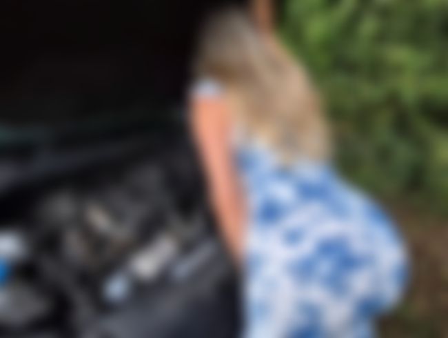 Download: Litclit - Fremder erwischte mich mit Autopanne und hilft bei KFZ Reparaturen für harten Arschfick