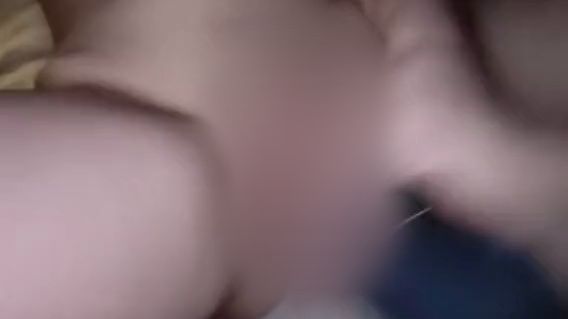 Download: LittleKimy - nasse Muschi mit Haaren und Vibrator