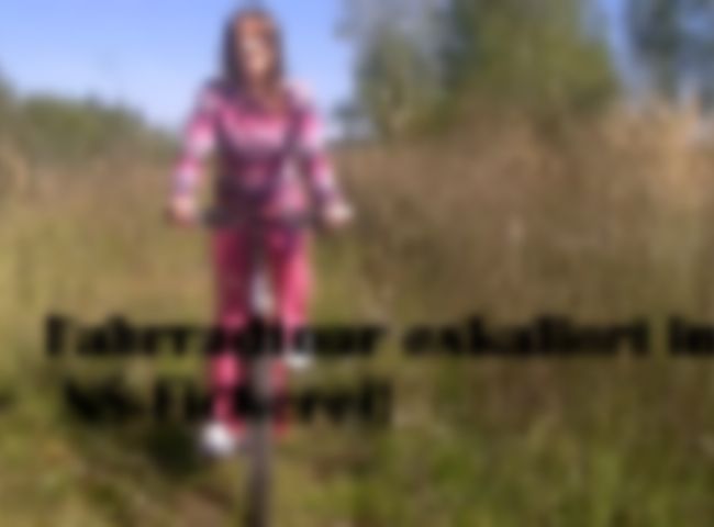 Download: LittleSue - Fahrradtour eskaliert in NS-Fickerei!!!!!!!!