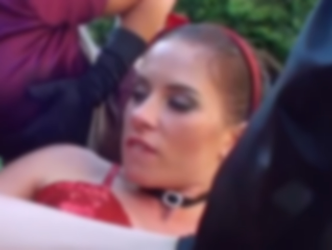 Download: LittleSue - Er fickt mein vollgepisstes Muschiloch und schwängert mich dann!!!