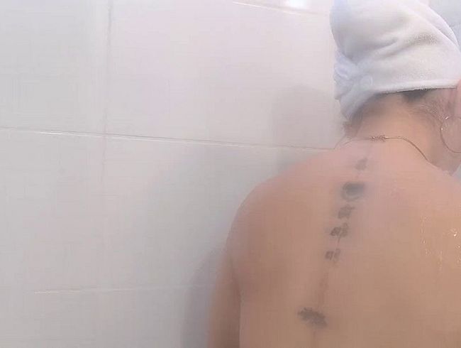 Download: LizzieJenner - Schaust du gerne zu? Willst du mir beim Ficken zusehen? Oder