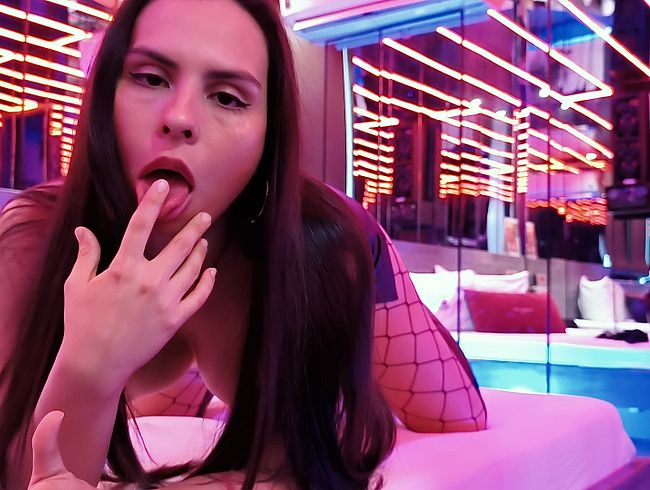 Download: LizzieJenner - GEILER FICK MIT MEINEN GÄSTEN IN EINEM MOTEL IN DER NACHT