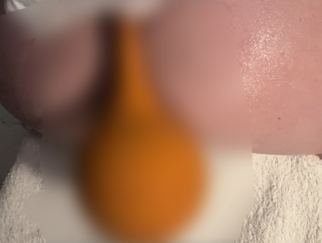 Download: Lola84foryou - Geile Analspiele! Klistierspritzen füllen meinen Arsch