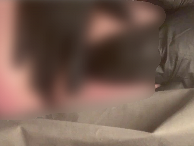 Download: Lola84foryou - Das weite Arschloch mit der Zucchini bearbeitet