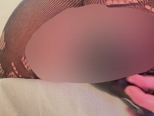 Download: Lola84foryou - Erst den Pump Dildo im Arsch damit die Aubergine passt