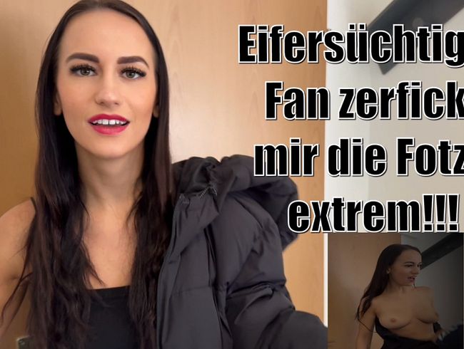 Download: Lola_Candy - Eifersüchtiger Fan zerfickt mir die Fotze extrem!!!