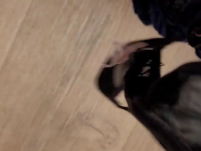 Download: Lou-ShayenneVolpe - Zu viel dirty Höschen auf einem Haufen