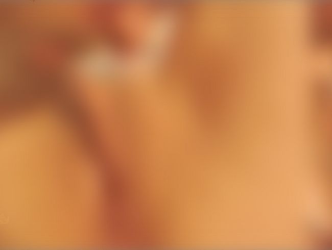 Download: Love-Cat - Votze geleckt bekommen mit großem Plug im Arsch endet mit Orgasmus