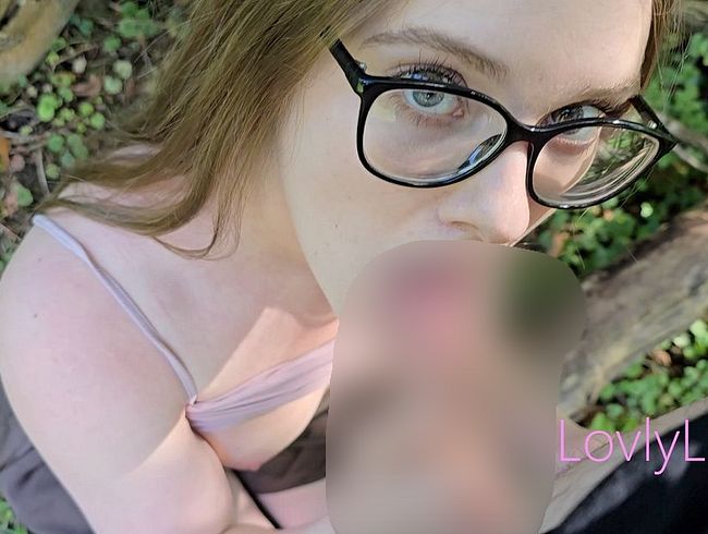 Download: LovlyLuna - Riskanter Blowjob im Park mit EXTRA spritzigem Ende