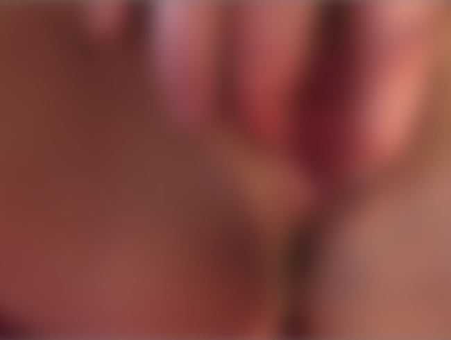 Download: Lucy2013 - Userwunsch-Pussy lecken und fingern