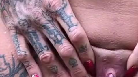 Download: Lucyyyyylove - Rasen bewässern mit Natursekt .....grrrrrrr