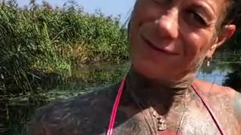 Download: Lucyyyyylove - Outdoor Porno - Selbstbefriedigungs-Show an der Spree