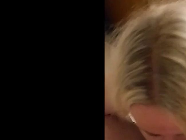 Download: Luder_75 - Geiles Luder bläst, bis der warme Saft rausspritzt.