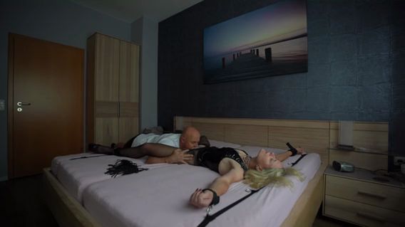 Download: Luder_75 - Meine Bestrafung, Teil 1.....ich werde hart von meinem Partner behandelt.