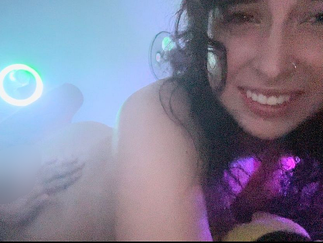 Download: LuhanaEberle - Unerwartetes Video eines harten Ficks (am Ende blieb das ganze Sperma in mir zurück)