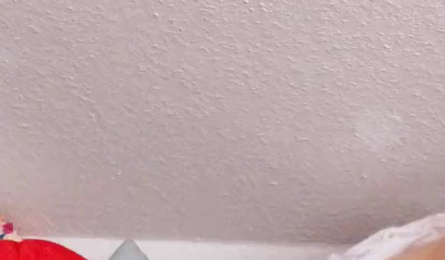 Download: Lulus_versaute_welt - Junge geile Nonne masturbiert vor Kamera