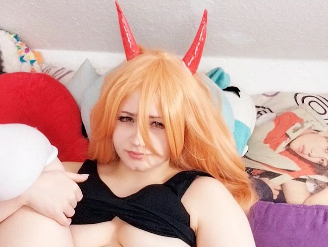 Download: Lulus_versaute_welt - Junge cosplayerin fingert sich hart bis zum Orgasmus